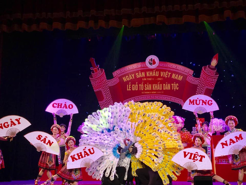 Tiết mục văn nghệ chào mừng Ngày Sân khấu Việt Nam