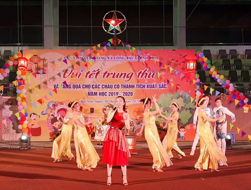 Một tiết mục văn nghệ do các nghệ sĩ Nhà hát CAND biểu diễn