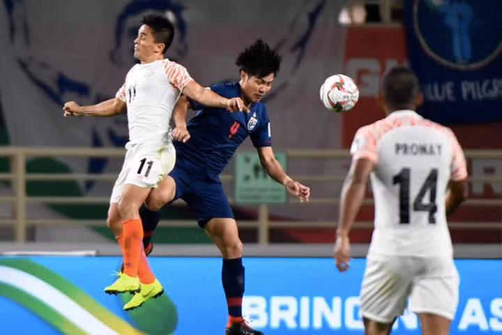 Tuyển Ấn Độ (áo trắng) từng đánh bại Thái Lan 4-1 tại Asian Cup 2019 Tuyển Ấn Độ (áo trắng) từng đánh bại Thái Lan 4-1 tại Asian Cup 2019