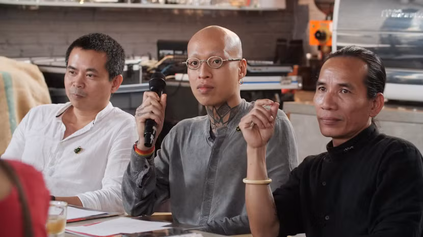 Từ trái qua: NSƯT Trịnh Quang Tùng (cố vấn chương trình), nghệ sĩ Nguyễn Duy Thành (diễn viên kiêm biên đạo) và đạo diễn Đặng Xuân Trường.