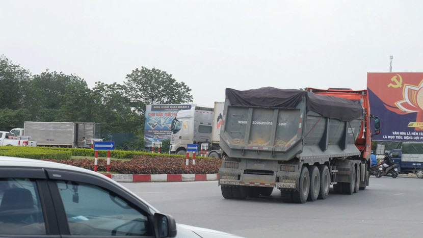 Chở hàng vượt thành xe Chở hàng vượt thành xe