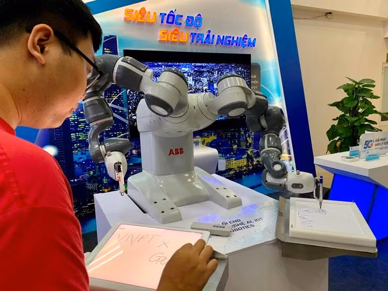 Khách hàng được ưu đãi miễn phí VinaPhone 5G đến hết 31/1/2021