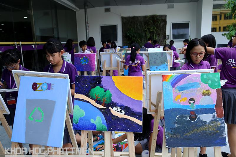 Ngày hội vẽ tranh với chủ đề “Thế giới chung tay khôi phục tầng ozone và khí hậu” của các em học sinh trường Olympia Hà Nội
