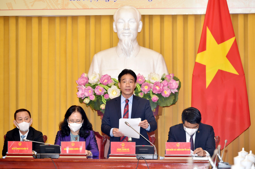 Thừa ủy quyền của Chủ tịch nước, Phó Chủ nhiệm Văn phòng Chủ tịch nước Phạm Thanh Hà công bố Lệnh của Chủ tịch nước về 2 Luật vừa được Quốc hội thông qua