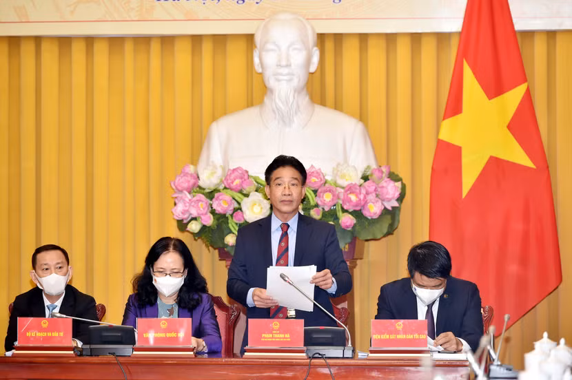 Thừa ủy quyền của Chủ tịch nước, Phó Chủ nhiệm Văn phòng Chủ tịch nước Phạm Thanh Hà công bố Lệnh của Chủ tịch nước về 2 Luật vừa được Quốc hội thông qua Thừa ủy quyền của Chủ tịch nước, Phó Chủ nhiệm Văn phòng Chủ tịch nước Phạm Thanh Hà công bố Lệnh của Chủ tịch nước về 2 Luật vừa được Quốc hội thông qua