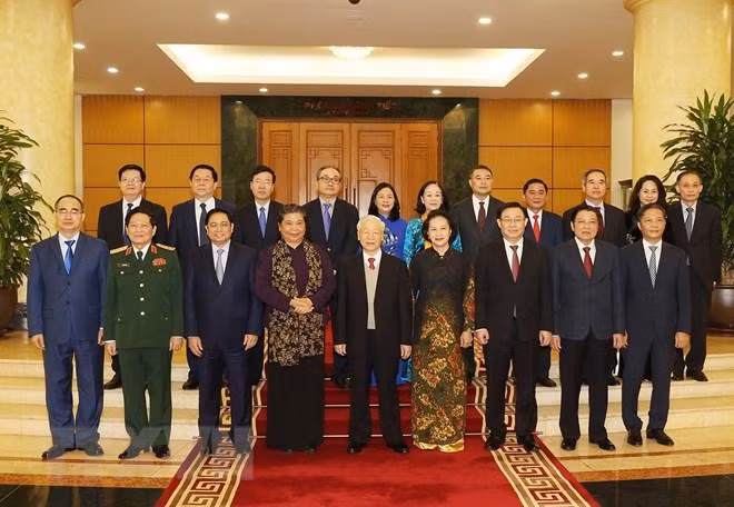 Tổng Bí thư Nguyễn Phú Trọng và các đồng chí lãnh đạo, nguyên lãnh đạo Đảng, Nhà nước dự buổi lễ trao Quyết định nghỉ chế độ cho 6 Ủy viên Bộ Chính trị, Ban Bí thư Trung ương Đảng khóa XII không tái cử khóa XIII