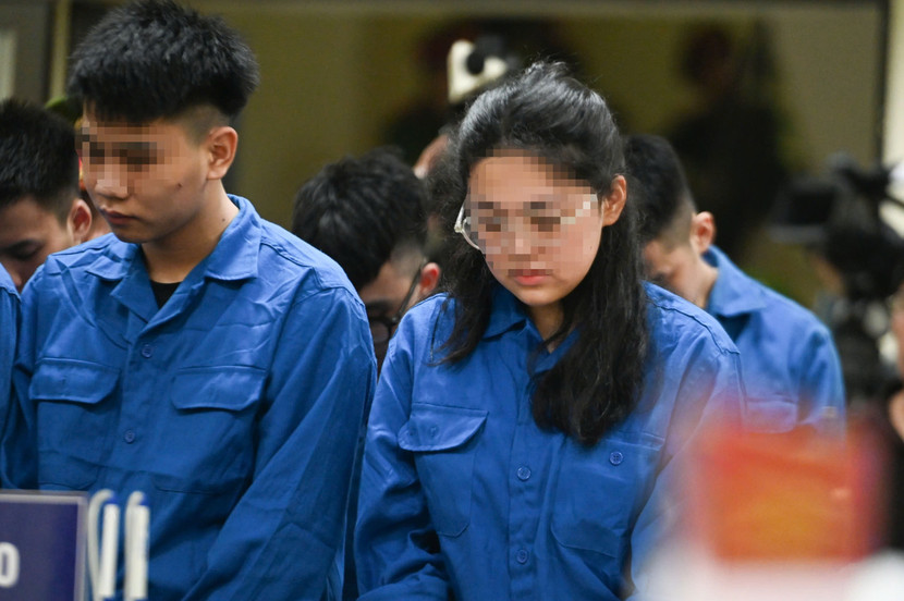 Các bị cáo tỏ ra ăn năn hối hận về hành vi của bản thân Các bị cáo tỏ ra ăn năn hối hận về hành vi của bản thân