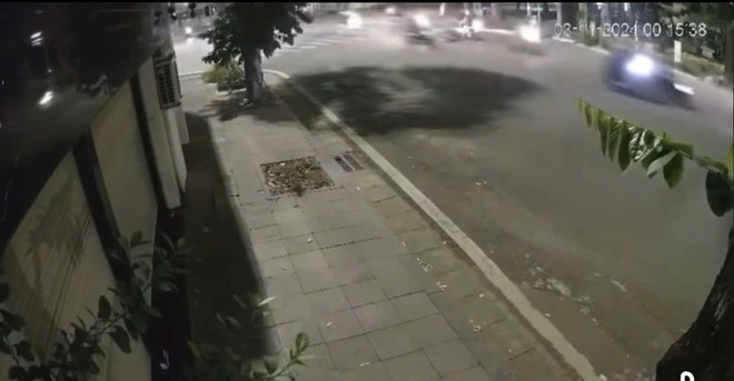 Camera ghi lại nhóm thanh, thiếu niên điều khiển xe với tốc độ cao... Camera ghi lại nhóm thanh, thiếu niên điều khiển xe với tốc độ cao...