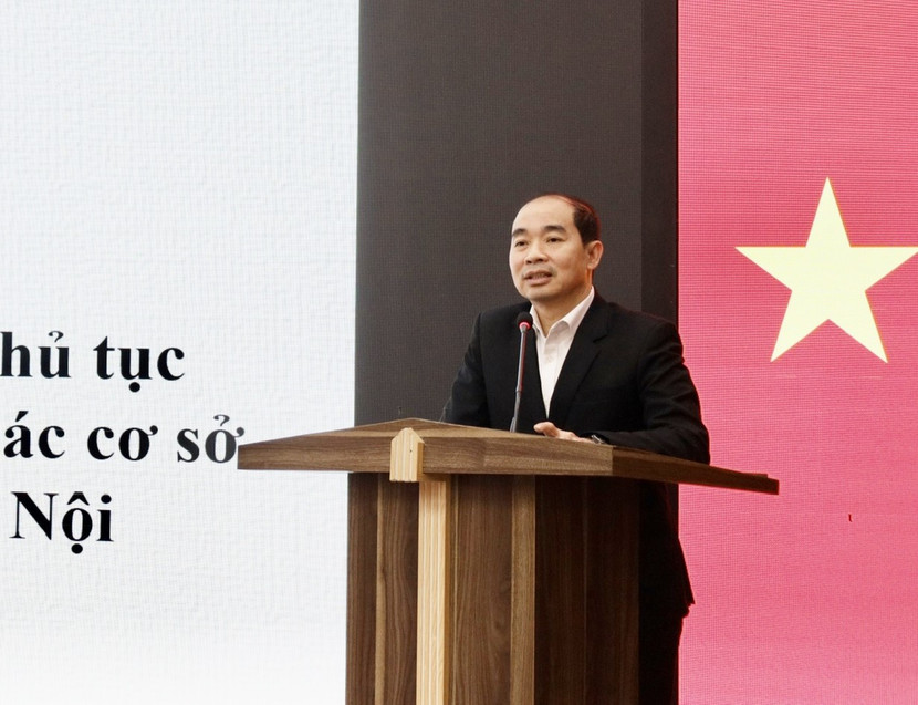 Phó Giám đốc phụ trách Sở Y tế Hà Nội Nguyễn Đình Hưng phát biểu tại hội nghị