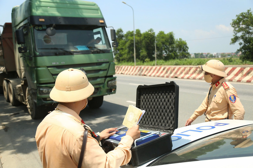 Đây là một trong 6 nhóm nhiệm vụ trọng tâm Cục Cảnh sát giao thông quán triệt đến toàn lực lượng... Đây là một trong 6 nhóm nhiệm vụ trọng tâm Cục Cảnh sát giao thông quán triệt đến toàn lực lượng...