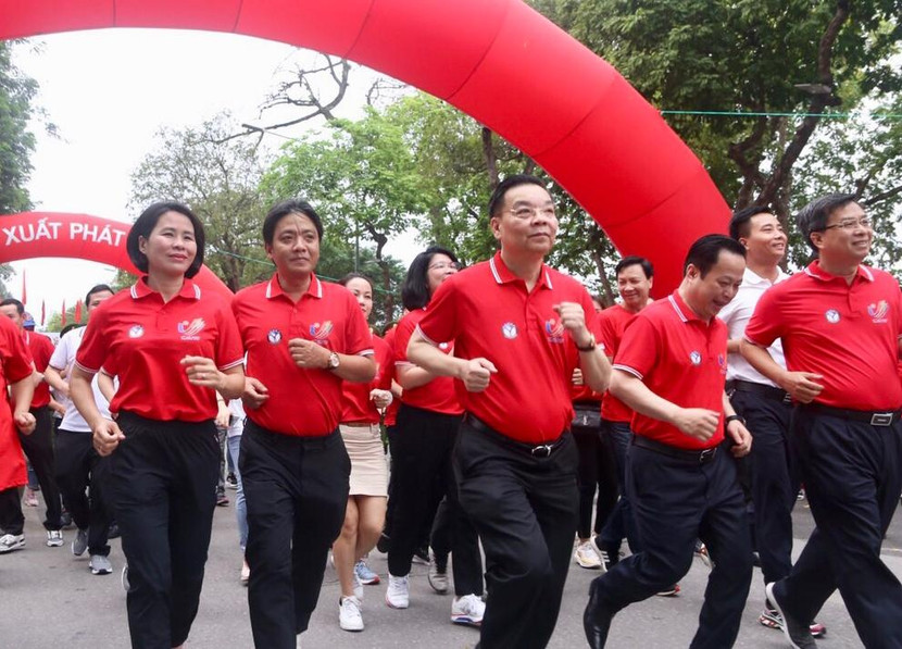 Các đại biểu... Các đại biểu...