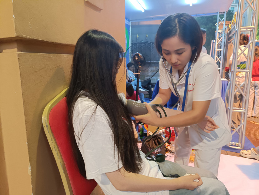 Do thức trắng đêm ngoài trời nên vấn đề sức khoẻ thường gặp là huyết áp, tim mạch, đau bụng...