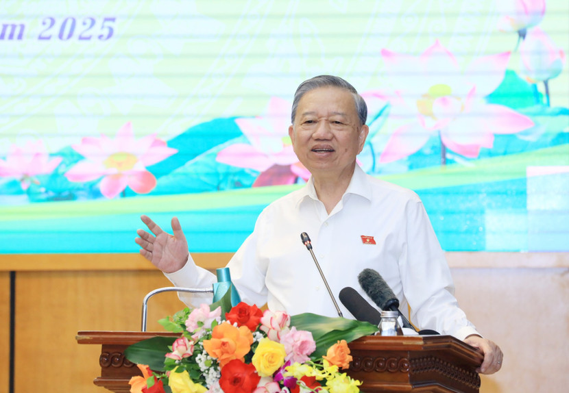 Tổng Bí thư phát biểu tại buổi tiếp xúc cử tri Tổng Bí thư phát biểu tại buổi tiếp xúc cử tri