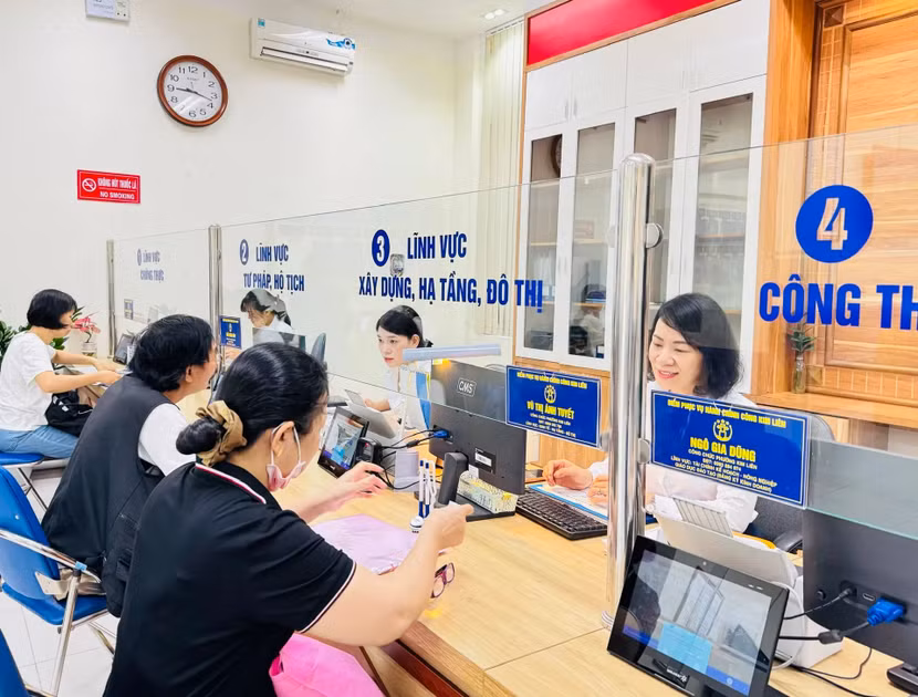 Bộ máy chính quyền địa phương hai cấp ở Hà Nội vận hành từng bước ổn định, hiệu quả