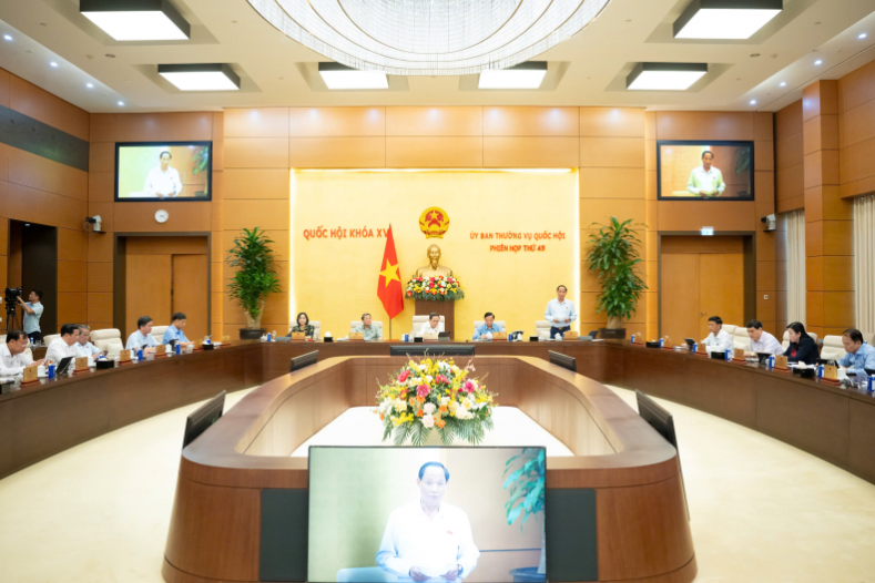 Quang cảnh phiên họp