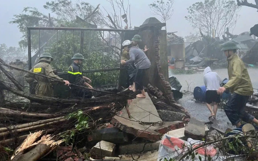 Bão số 10 đổ bộ gây thiệt hại nặng nề tại nhiều tỉnh, thành phố