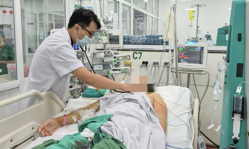 Điều trị bệnh nhân biến chứng nặng do SXH tại Bệnh viện Bệnh Nhiệt đới Trung ương