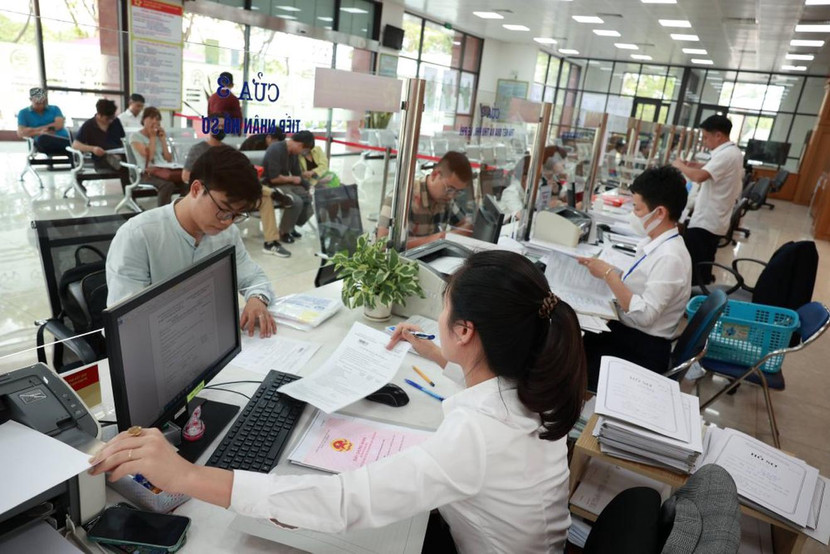 Chính phủ yêu cầu tiếp tục tinh gọn tổ chức bên trong của bộ máy hành chính (Ảnh minh họa) Chính phủ yêu cầu tiếp tục tinh gọn tổ chức bên trong của bộ máy hành chính (Ảnh minh họa)