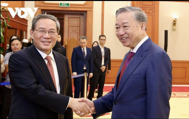 Tổng Bí thư, Chủ tịch nước Tô Lâm (nay là Tổng Bí thư) hoan nghênh chuyến thăm Việt Nam lần đầu tiên trên cương vị Thủ tướng của đồng chí Lý Cường, nhấn mạnh chuyến thăm có ý nghĩa quan trọng, tiếp tục đưa quan hệ hai Đảng, hai nước ngày càng phát triển đi vào chiều sâu, thực chất, toàn diện Tổng Bí thư, Chủ tịch nước Tô Lâm (nay là Tổng Bí thư) hoan nghênh chuyến thăm Việt Nam lần đầu tiên trên cương vị Thủ tướng của đồng chí Lý Cường, nhấn mạnh chuyến thăm có ý nghĩa quan trọng, tiếp tục đưa quan hệ hai Đảng, hai nước ngày càng phát triển đi vào chiều sâu, thực chất, toàn diện