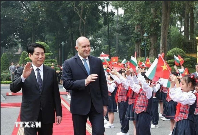 Chủ tịch nước Lương Cường tiếp đón Tổng thống Cộng hòa Bulgaria Rumen Radev thăm chính thức Việt Nam Chủ tịch nước Lương Cường tiếp đón Tổng thống Cộng hòa Bulgaria Rumen Radev thăm chính thức Việt Nam