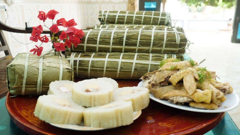 Bánh chưng lá mía trong mâm cỗ của người dân xã Phú Sơn, huyện Ba Vì, Hà Nội Bánh chưng lá mía trong mâm cỗ của người dân xã Phú Sơn, huyện Ba Vì, Hà Nội