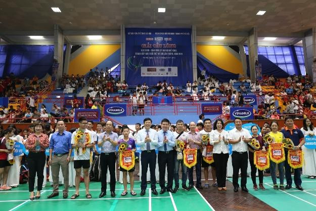 Giải Cầu lông học sinh - sinh viên TP Hà Nội mở rộng tranh Cúp Báo Tuổi trẻ Thủ đô lần thứ IX năm 2022 thu hút đông đảo vận động viên tham gia Giải Cầu lông học sinh - sinh viên TP Hà Nội mở rộng tranh Cúp Báo Tuổi trẻ Thủ đô lần thứ IX năm 2022 thu hút đông đảo vận động viên tham gia