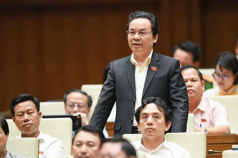 ĐBQH Hoàng Văn Cường (đoàn Hà Nội) chất vấn ĐBQH Hoàng Văn Cường (đoàn Hà Nội) chất vấn