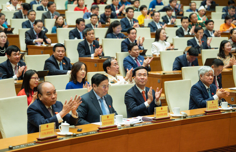 Các đồng chí lãnh đạo dự phiên bế mạc kỳ họp