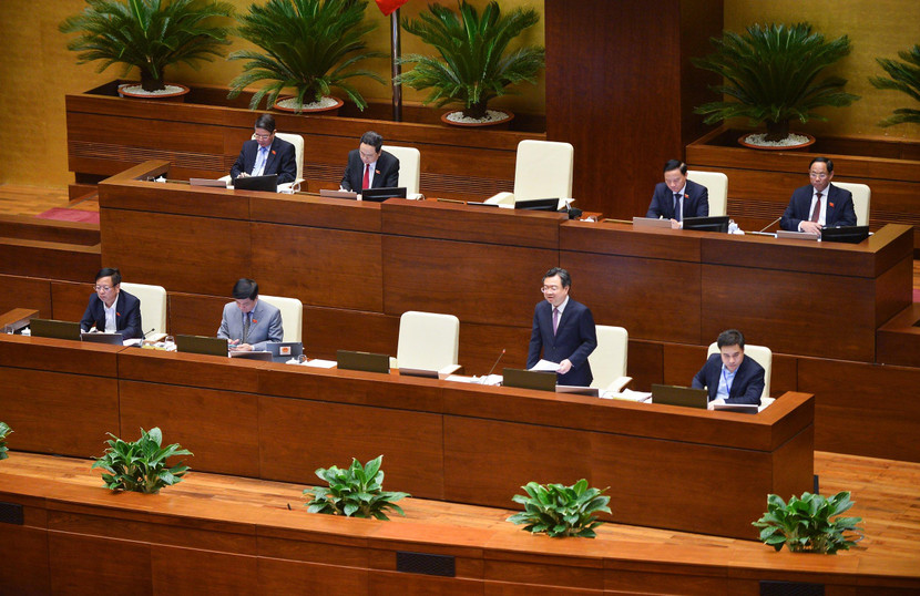 Bộ trưởng Bộ Xây dựng trả lời chất vấn Bộ trưởng Bộ Xây dựng trả lời chất vấn