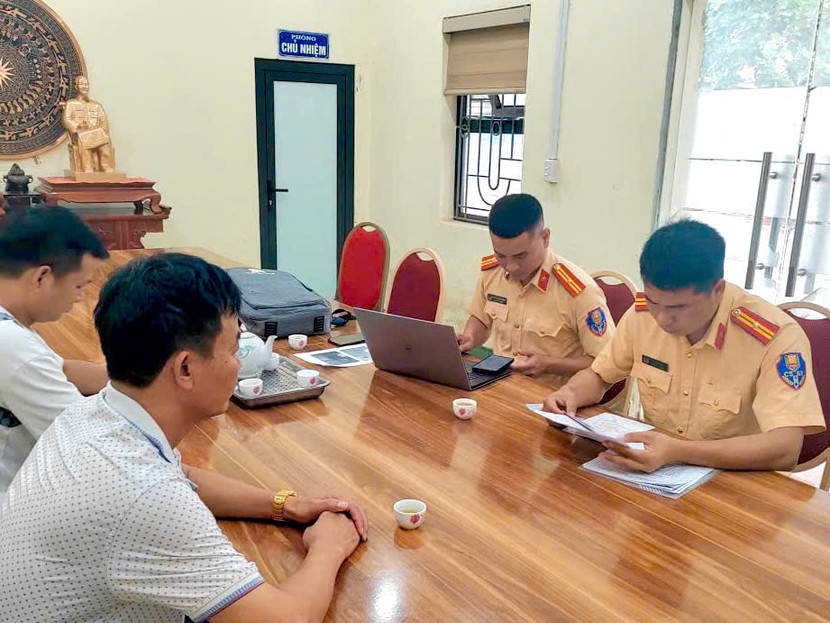 Chủ bãi tập kết không xuất trình được giấy phép hoạt động bến thủy