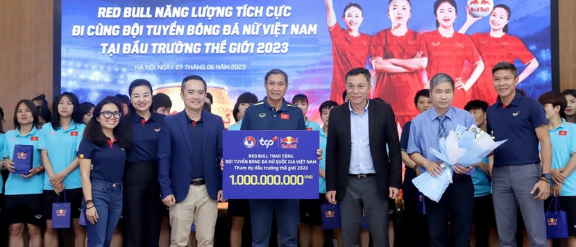 Đội tuyển nữ Việt Nam nhận thưởng 1 tỉ đồng tiền mặt... Đội tuyển nữ Việt Nam nhận thưởng 1 tỉ đồng tiền mặt...