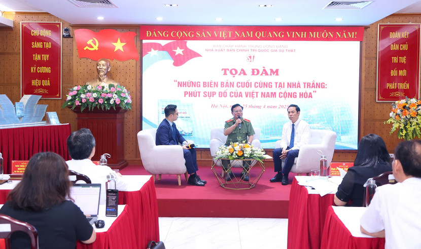 Thiếu tướng, nhà văn Nguyễn Hồng Thái, Phó Tổng Biên tập Tạp chí Phương Đông phát biểu tại toạ đàm Thiếu tướng, nhà văn Nguyễn Hồng Thái, Phó Tổng Biên tập Tạp chí Phương Đông phát biểu tại toạ đàm