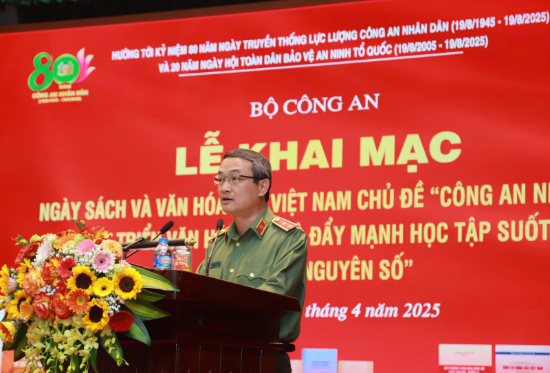 Trung tướng Nguyễn Ngọc Toàn phát biểu khai mạc buổi lễ.