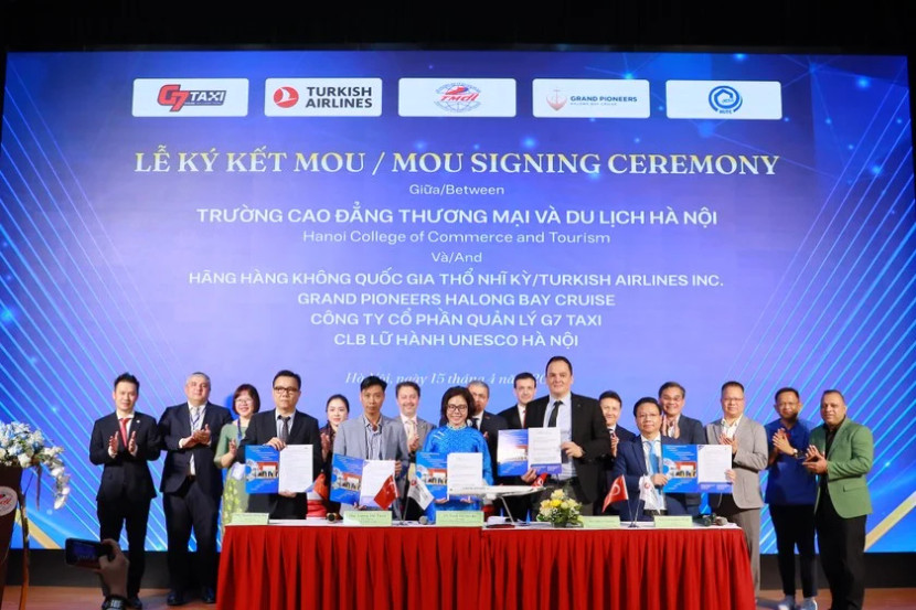 Trường Cao đẳng Thương mại và Du lịch Hà Nội đã ký kết biên bản hợp tác chiến lược với nhiều đối tác trong và ngoài nước nhằm phát triển sản phẩm dịch vụ theo chuẩn Halal. Trường Cao đẳng Thương mại và Du lịch Hà Nội đã ký kết biên bản hợp tác chiến lược với nhiều đối tác trong và ngoài nước nhằm phát triển sản phẩm dịch vụ theo chuẩn Halal.