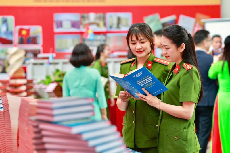 Chương trình hợp tác thư viện giữa các đơn vị trong và ngoài lực lượng CAND nhằm thúc đẩy văn hóa đọc.