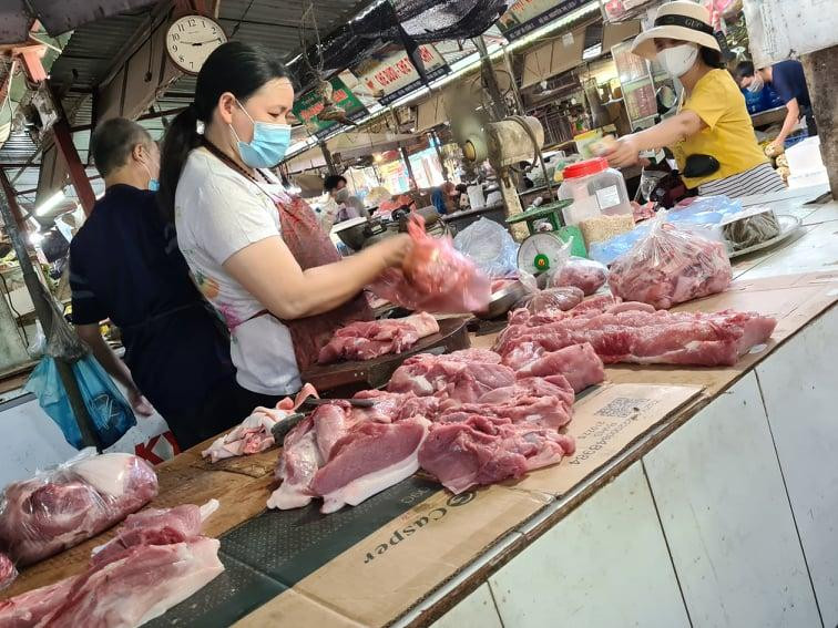 Siết chặt quản lý an toàn thực phẩm tại các chợ