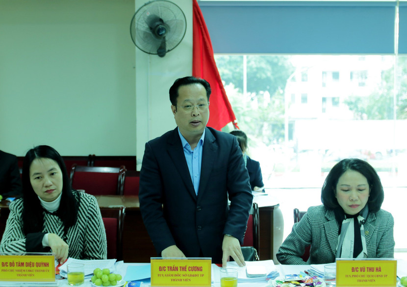 Giám đốc Sở Giáo dục và Đào tạo Hà Nội Trần Thế Cương phát biểu tại buổi làm việc