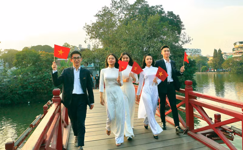 Thành uỷ Hà Nội ban hành Chỉ thị về xây dựng người Hà Nội thanh lịch, văn minh Thành uỷ Hà Nội ban hành Chỉ thị về xây dựng người Hà Nội thanh lịch, văn minh