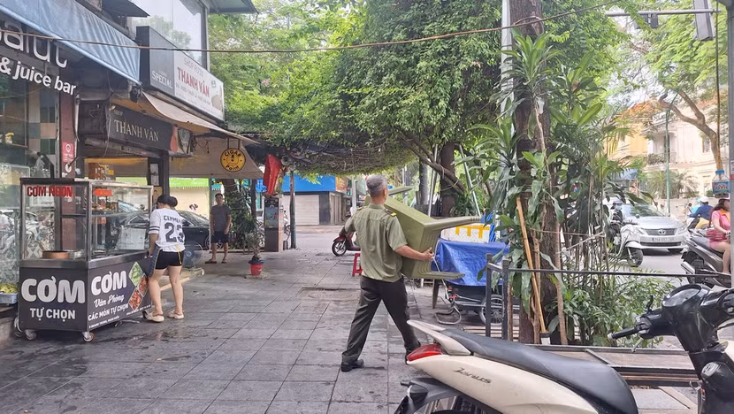 Sẽ là rất khó để giải quyết triệt để, song, cùng với tiến trình phát triển chung, hy vọng người dân sẽ tự giác chấp hành