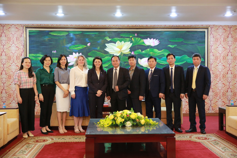 Thiếu tướng Nguyễn Thanh Tùng, Thủ trưởng Cơ quan Cảnh sát điều tra, Phó Giám đốc CATP Hà Nội tiếp Đoàn công tác Cơ quan Biên mậu Canada