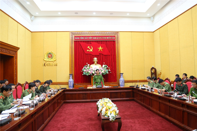 Trung tướng Nguyễn Duy Ngọc, Thứ trưởng Bộ Công an phát biểu tại cuộc họp