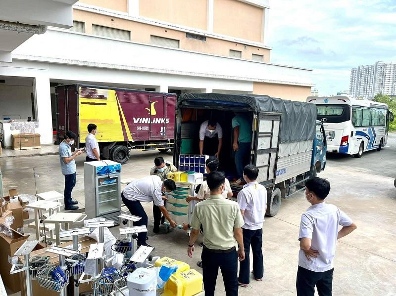 Bổ sung trang thiết bị, thuốc men về Trung tâm hồi sức COVID-19 đặt tại Bệnh viện Quốc tế TP HCM