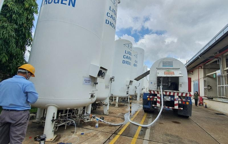 Đoàn Bộ Y tế kiểm tra tại một công ty cung cấp oxy cho 9 cơ sở điều trị Covid-19 ở phía nam