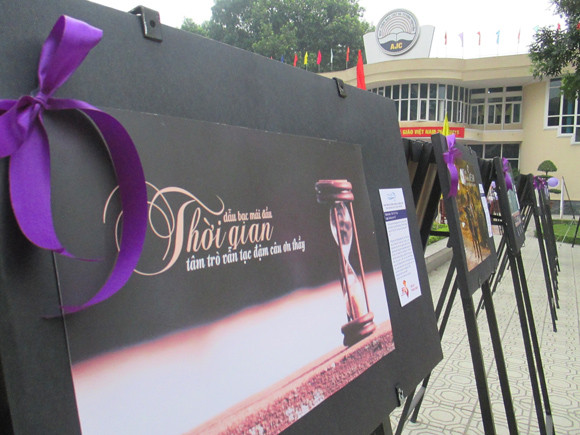Triển lãm độc đáo nhân ngày Nhà giáo Việt Nam 20-11 ảnh 2