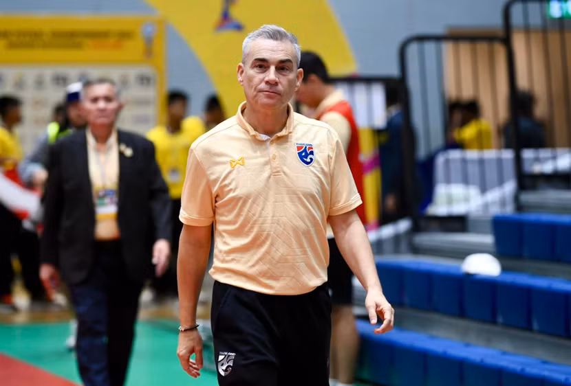 HLV Miguel Rodrigo của tuyển futsal Thái Lan