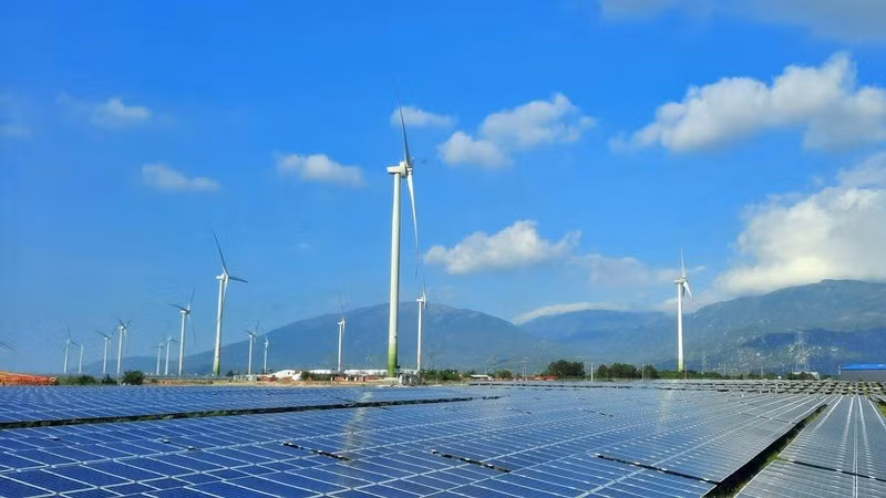 Tổ hợp điện gió, điện mặt trời ở Ninh Thuận