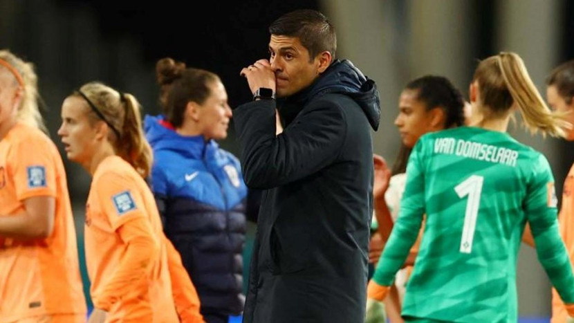 Thầy trò Francisco Neto mang theo áp lực "buộc phải thắng" vào trận đấu Việt Nam