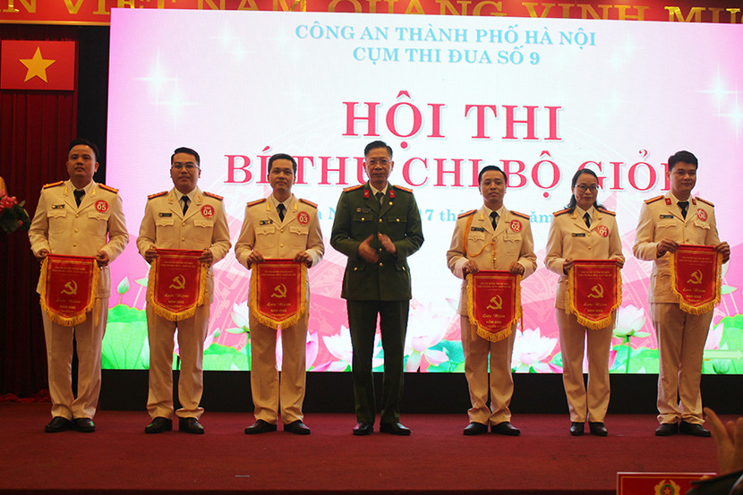 Nâng cao năng lực, sức chiến đấu của tổ chức Đảng và đội ngũ đảng viên ảnh 1 Nâng cao năng lực, sức chiến đấu của tổ chức Đảng và đội ngũ đảng viên ảnh 1