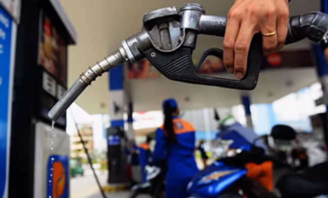 Giá xăng dầu ít biến động so với hồi đầu tháng
