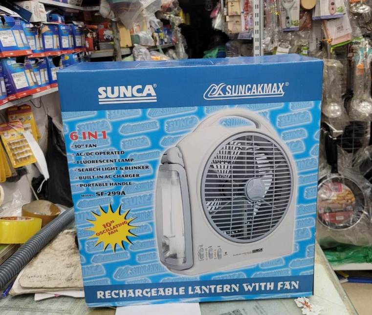 Quạt tích điện đang được nhiều người tìm mua để "đối phó" tình trạng cắt điện Quạt tích điện đang được nhiều người tìm mua để "đối phó" tình trạng cắt điện